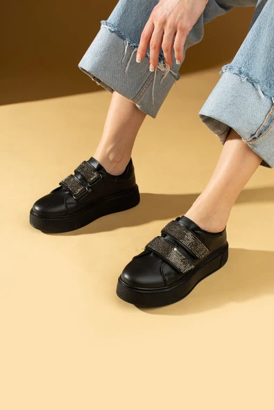 Pembe Potin Çift Bant Taş Detaylı Kalın Taban Kadın Sneaker 001-8282-24SSiyah - 1