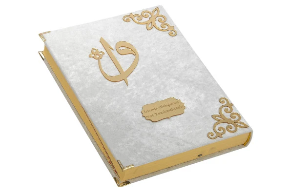 Hediyelik Kadife Kaplı İsme Özel Pleksi Desenli Arapça Rahle Boy Kuranı Kerim Beyaz - Resim 3