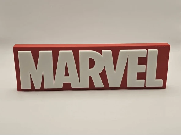 Marvel Logo Standı Masaüstü Süs Film Temalı Dekoratif Figür Oyuncu Hediyesi Raf Aksesuarı