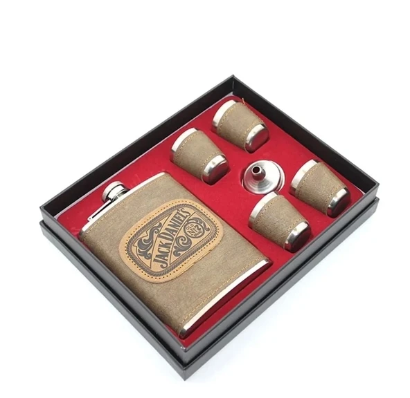 Derili 4 Bardaklı  Matara Seti