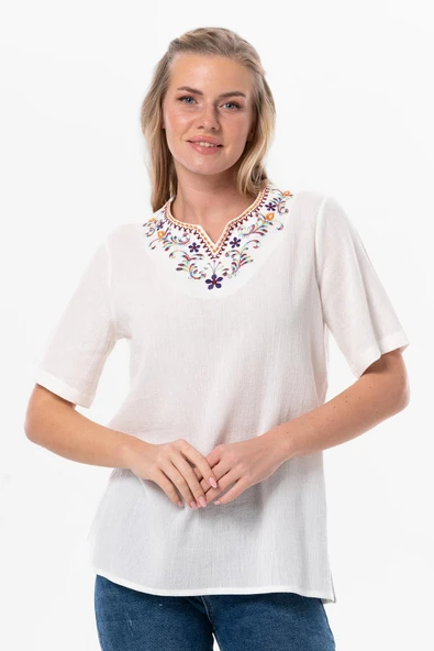 Kısa Kol Şile Bezi Gökkuşağı Nakış Detaylı Yazlık Bluz Krem Krm 3XL Krem ürün görseli