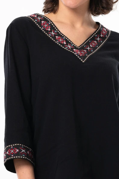Truvakar Kol V Yaka Nakışlı Talya Şile Bezi Yazlık Bluz Siyah Syh 3XL Siyah - Resim 3