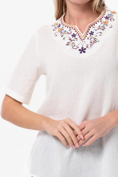 Kısa Kol Şile Bezi Gökkuşağı Nakış Detaylı Yazlık Bluz Krem Krm 3XL Krem - Resim 3