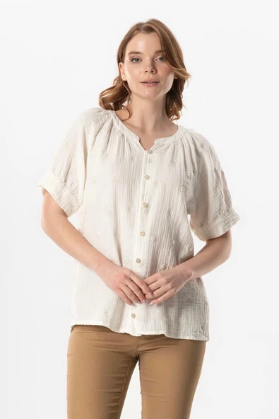 Kısa Kol V Yaka Venüs Düğmeli Müslin Yazlık Bluz Kırık Beyaz KrkByz 2XL-3XL Kırık Beyaz ürün görseli