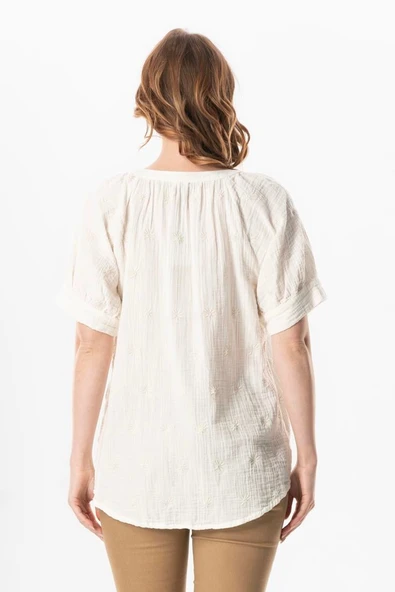 Kısa Kol V Yaka Venüs Düğmeli Müslin Yazlık Bluz Kırık Beyaz KrkByz 2XL-3XL Kırık Beyaz - Resim 2