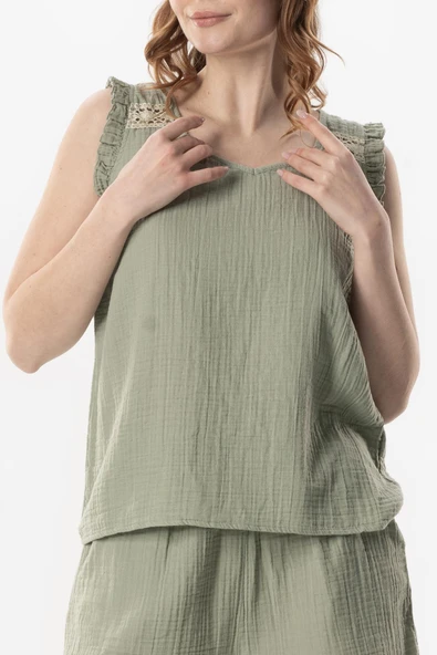 Kolsuz Fırfır Detaylı Duru Oval Yaka Müslin Yazlık Bluz Zeytin Yeşili Zytnysl S Zeytin Yeşili - Resim 3