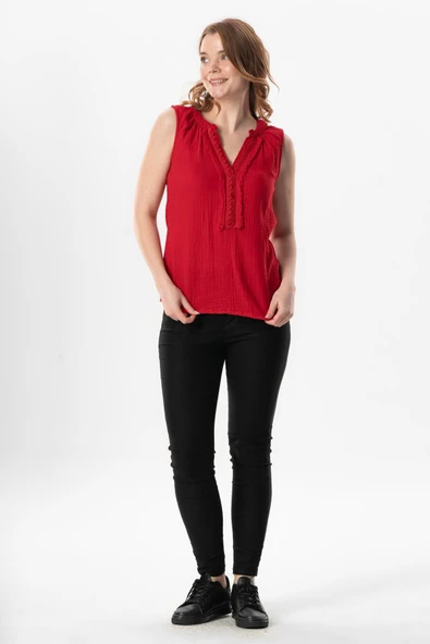 Kolsuz V Yaka Berrin Güpür Detaylı Müslin Yazlık Bluz Kırmızı Krmz 3XL Kırmızı - Resim 5