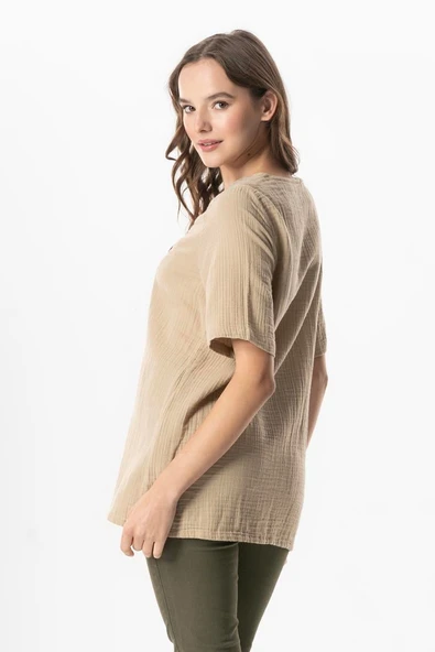 Kısa Kol Çiçek V Yaka Nakışlı Müslin Yazlık Bluz Vizon Vzn 2XL-3XL Vizon - Resim 2