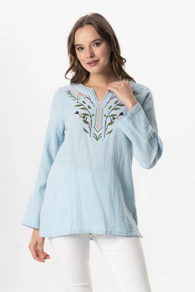 Uzun Kol Çiçek V Yaka Nakışlı Müslin Yazlık Bluz Buz Mavi Bmv 2XL-3XL Buz Mavi ürün görseli