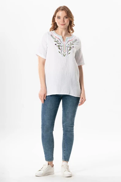 Kısa Kol Çiçek V Yaka Nakışlı Müslin Yazlık Bluz Beyaz Byz 4XL/5XL Beyaz - Resim 5