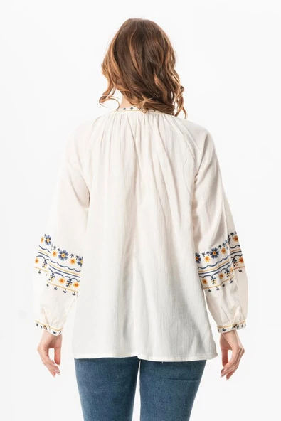 Uzun Kol Şile Bezi Gülruh V Yaka Nakışlı Bluz Krem Krm 2XL-3XL Krem - Resim 2
