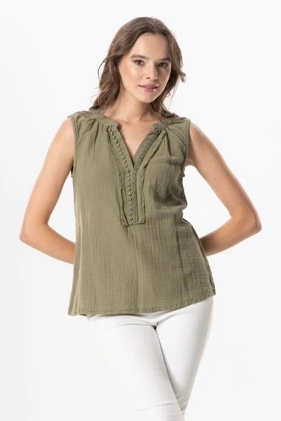 Kolsuz V Yaka Berrin Güpür Detaylı Müslin Yazlık Bluz Haki Hk S Haki ürün görseli