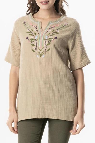 Kısa Kol Çiçek V Yaka Nakışlı Müslin Yazlık Bluz Vizon Vzn 2XL-3XL Vizon - Resim 3