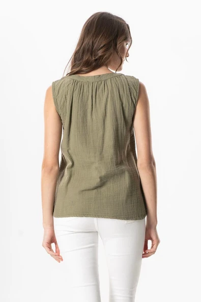 Kolsuz V Yaka Berrin Güpür Detaylı Müslin Yazlık Bluz Haki Hk M Haki - Resim 2
