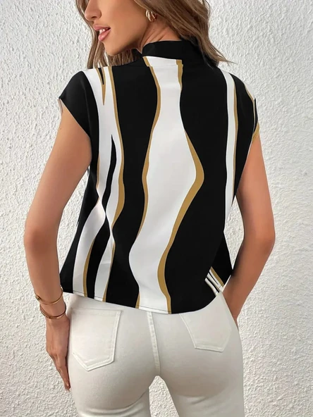 Kadın Kısa Kollu Boyundan Bağlamalı Desenli Dokuma Bluz - Resim 5