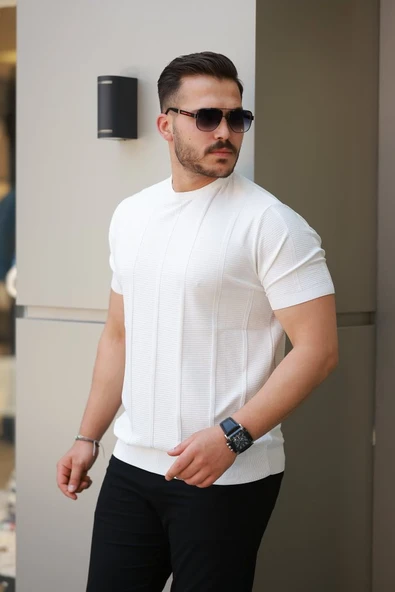 Erkek Desenli çizgi Kabartmalı Kısa Kollu Tişört ürün görseli 1