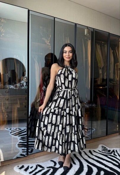 Kadın Viskon Kumaş Ip Askılı Halter Yaka Cepli Midi Boy Elbise - Resim 3