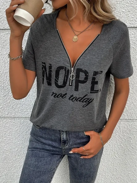 Kadın Kısa Kollu önden Fermuarlı Yazı Baskılı Viskon Bluz - Resim 7