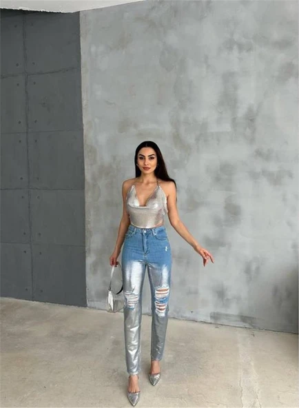 DİZ YIRTIK VARAKLI MOM KOT PANTOLON - Gümüş ürün görseli 1