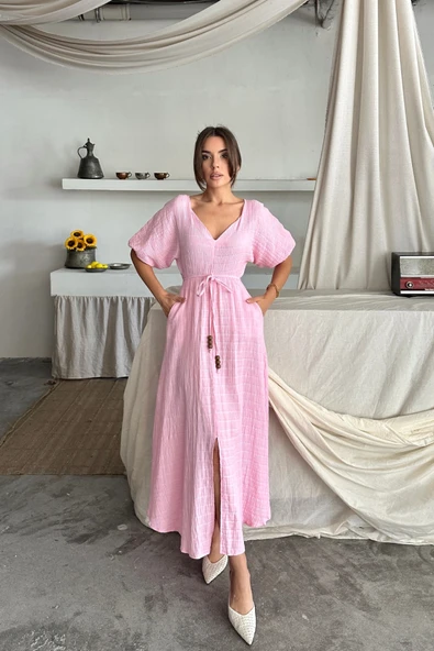 V YAKA BEL BONCUK BAĞLAMALI MÜSLİN ELBİSE YIRTMAÇ DETAYLI - Pembe - Resim 3