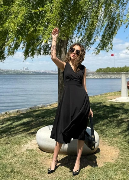 Kadın Ithal Krep Kumaş Kruvaze Yaka Eteği Kloş Kolsuz Mini Elbise - Resim 3