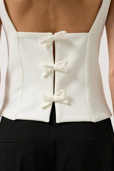 Sırt Kurdele Detay Bluz - Resim 4