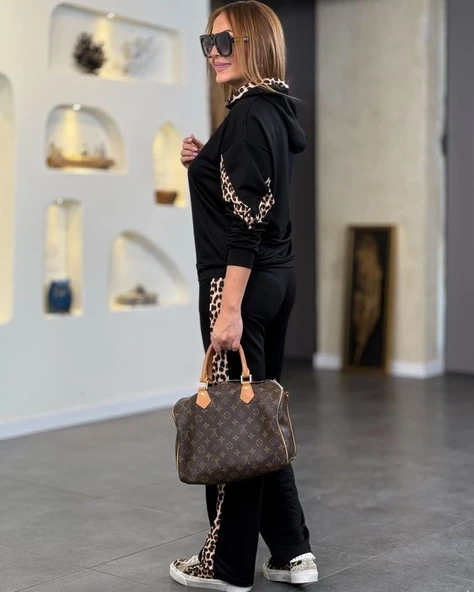 Kadın Kapüşonlu Leopar Detay Sweat Ve Yüksek Bel Yanları Leopar şeritli Bol Paça Pantolon Ikili Takım - Resim 4