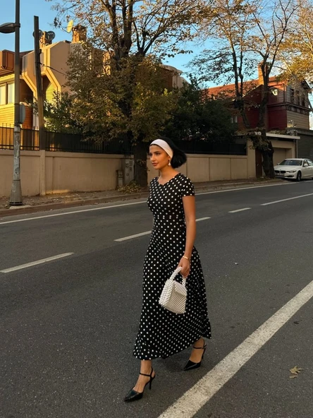 Kadın Kısa Kollu Bisiklet Yaka Puantiyeli Maksi örme Krep Elbise - Resim 4