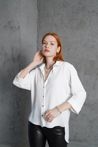 Kol Katlama Detaylı Beyaz Gömlek - Resim 4