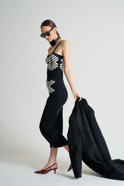 Jakarlı İnce AskılıTriko Takım - Siyah-Beyaz Kayısı - Resim 5