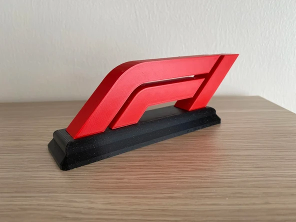 Formula 1 Logo Standı Kırmızı Siyah Dekoratif Masa Aksesuarı Yarış Arabası Temalı Süs - 1