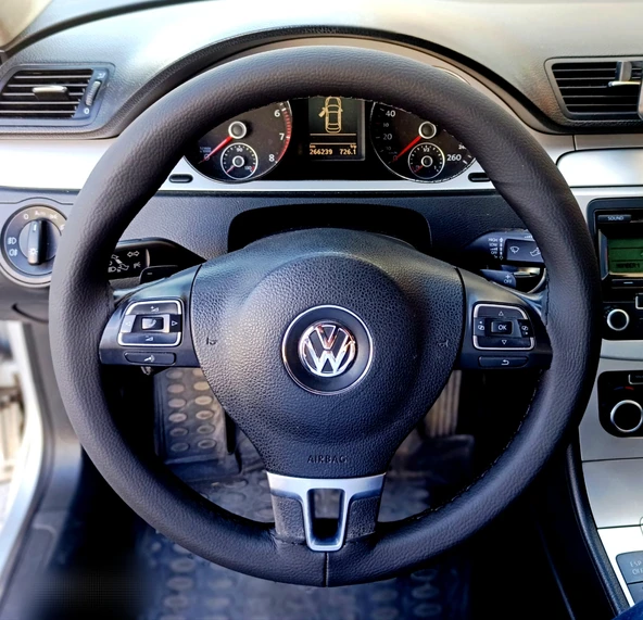 DİKİŞLİ DİREKSİYON KILIFI SİYAH DERİ SİYAH DİKİŞLİ VW PASSAT 2007-2012 İÇİN ürün görseli