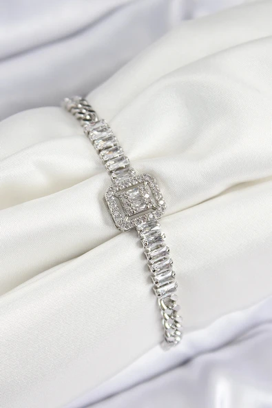 Pirinç Zirkon Taşlı Su Yolu Detaylı Baget Model Gümüş Renk Kadın Bileklik ürün görseli 1