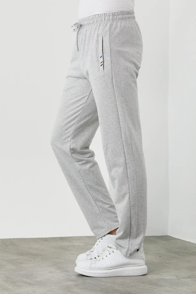 Erkek Gri Fermuar Cep Nakış Detaylı Düz Paça Rahat Kesim Eşofman Altı - Resim 2