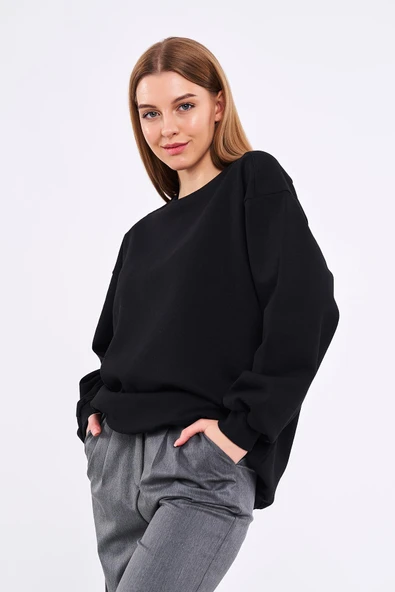 Kadın Siyah Pamuklu Oversize Basic Bisiklet Yaka Sweatshirt - 3