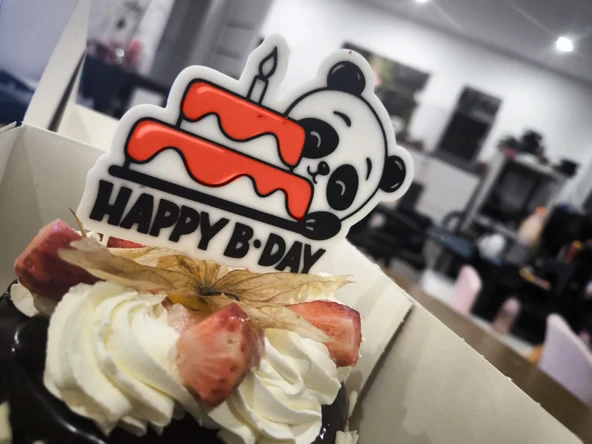 Panda Temalı Doğum Günü Pasta Süsü HAPPY B-DAY Yazılı 3D Baskı Figür