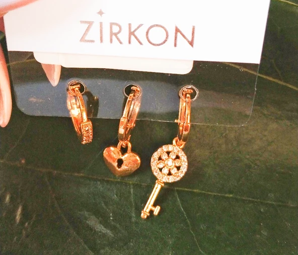 Monalisa Home Gold Renk Lüks Gösterişli  Figürlü Üçlü Küpe ürün görseli 1