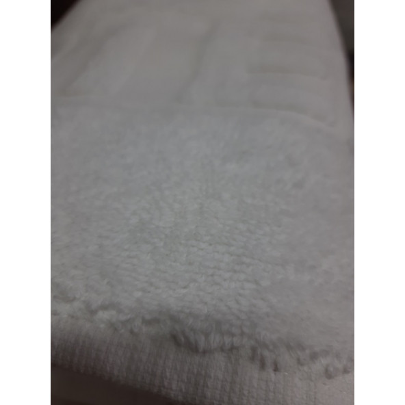 BEYAZ AYAK HAVLUSU -İHRACAT FAZLASI - EBADI: 49 X 94 cm - % 100 COTTON - TEK TARAFI HOTEL YAZILI - 2