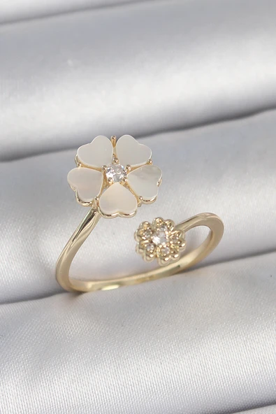 Pirinç Gold Renk Beyaz Mineli Çiçek Model Zirkon Taş Detay Kadın Yüzük ürün görseli 1