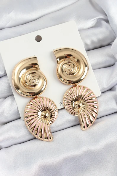 Pirinç Sarmal Sallantılı Deniz Kabuğu Vintage Model Gold Renk Küpe ürün görseli 1