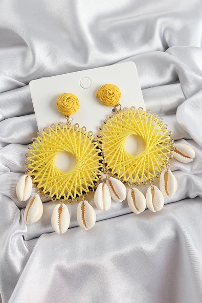 Sarı Hasır Örgü Sarmal Model Sallantılı Deniz Kabuğu Detaylı Gold Renk Kadın Küpe ürün görseli 1