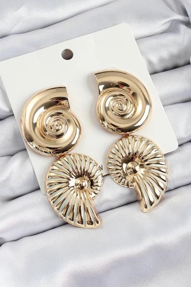 Pirinç Sarmal Sallantılı Deniz Kabuğu Vintage Model Gold Renk Küpe ürün görseli 1