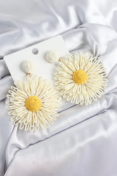 Pirinç Krem Papatya Model Gold Renk Kadın Hasır Küpe