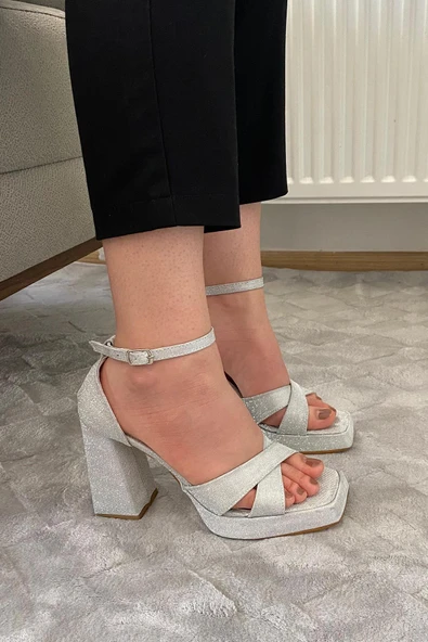 Kadın Luci Gümüş Simli Çapraz Bantlı 10 cm Platfom Topuklu Aykkabı - 4