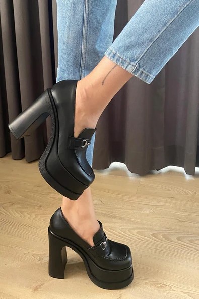 Kadın Clara Siyah Deri İnce Tokalı Lofer Model 12 cm  Platform Topuklu Ayakkabı ürün görseli