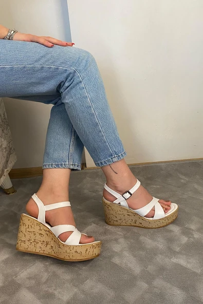 Kadın Bery Beyaz Cilt Çapraz Bant Yüksek Dolgu Mantar Taban Ayakkabı & Sandalet K-900 - 2