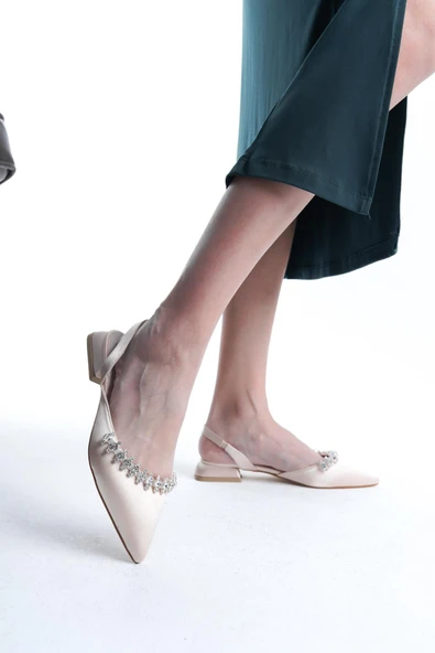 Kadın Best Krem Ten Saten Taşlı Arkası Açık Lastikli 2,5 Cm Kısa Blok Topuklu - 2