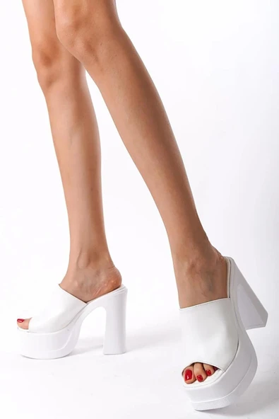 Kadın Marci Beyaz Geniş Bantlı (12 cm ) Platform Topuklu Terlik 1001