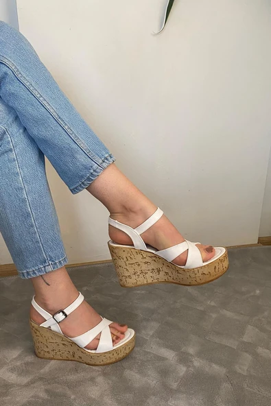 Kadın Bery Beyaz Cilt Çapraz Bant Yüksek Dolgu Mantar Taban Ayakkabı & Sandalet K-900 - 3