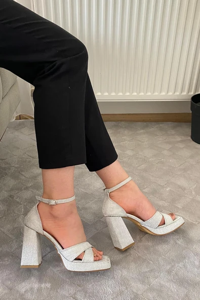 Kadın Luci Gümüş Simli Çapraz Bantlı 10 cm Platfom Topuklu Aykkabı - 5